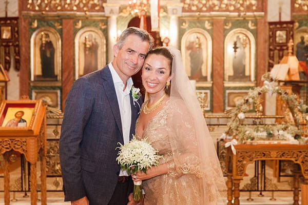 Elegant καλοκαιρινός γάμος στην Παλαίρο με λευκά τριαντάφυλλα, λυσίανθο και φύλλα ελιάς │Μαρία & Andrew