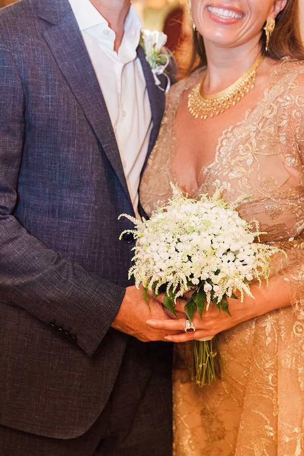 elegant-summer-wedding-palairos-white-roses-lycianthus-olive-leaves_02