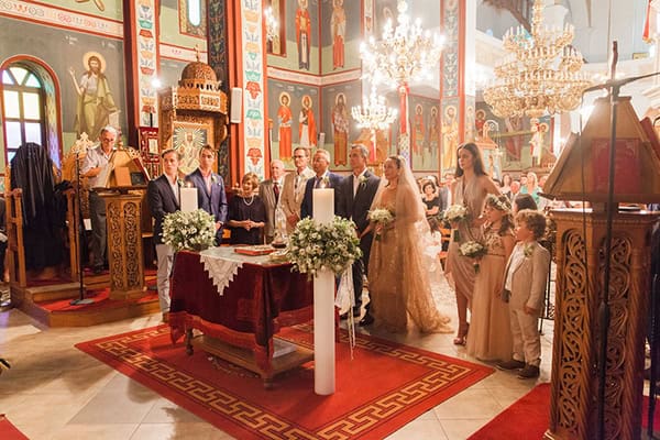 elegant-summer-wedding-palairos-white-roses-lycianthus-olive-leaves_14