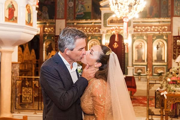 elegant-summer-wedding-palairos-white-roses-lycianthus-olive-leaves_17x