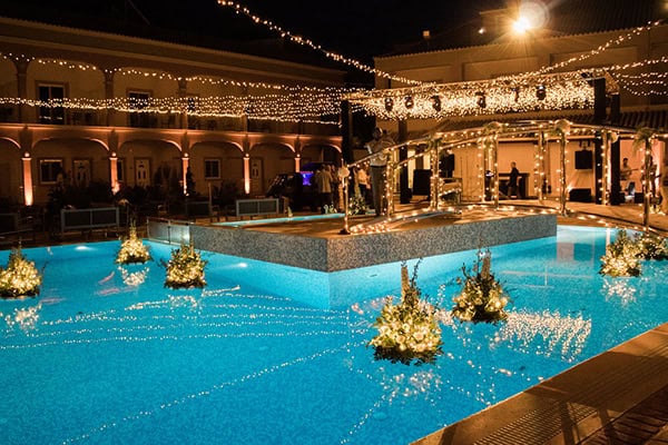 elegant-summer-wedding-palairos-white-roses-lycianthus-olive-leaves_27