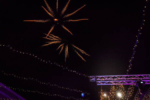 elegant-summer-wedding-palairos-white-roses-lycianthus-olive-leaves_39z