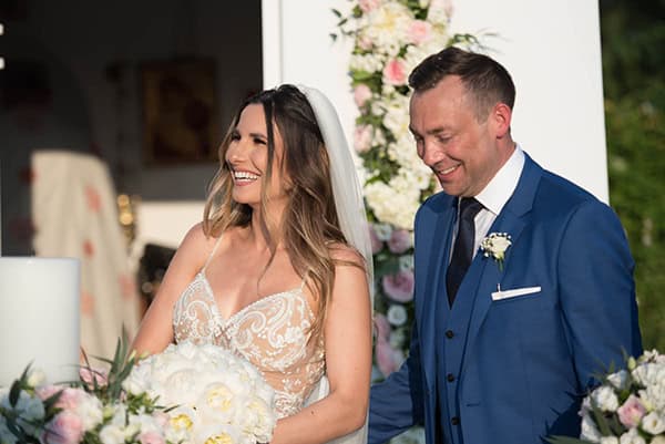 enchanting-summer-wedding-anavyssos-romantic-roses-peonies_02x