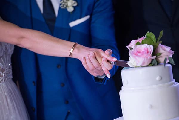 enchanting-summer-wedding-anavyssos-romantic-roses-peonies_21