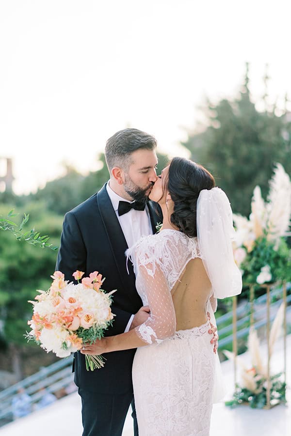 glamorous-boho-wedding-lake-vouliagmeni-romantic-details_02