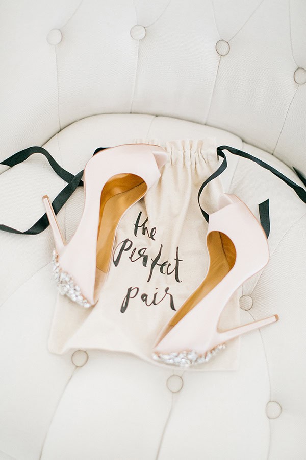 romantic-wedding-crete-white-roses-greenery_07