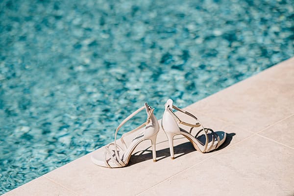 rustic-summer-wedding-corinthous-roses-dahlia-pampas-grass_05