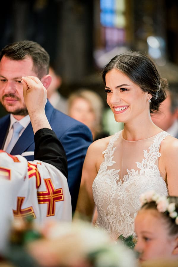 rustic-summer-wedding-corinthous-roses-dahlia-pampas-grass_23x