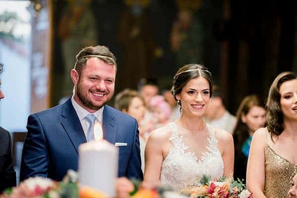 rustic-summer-wedding-corinthous-roses-dahlia-pampas-grass_24