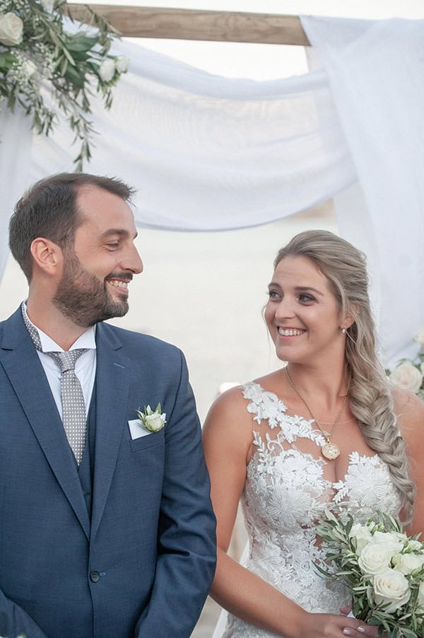 summer-wedding-athens-olive-leaves-white-roses_02