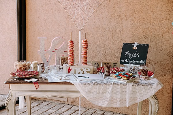 summer-wedding-athens-red-roses-white-chrysathemum_10x