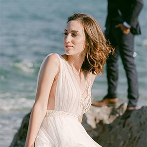 Καλοκαιρινός γάμος στην Μονεμβασιά με αμάραντο και μποέμ λεπτομέρειες │ Iωάννα & Θανάσης