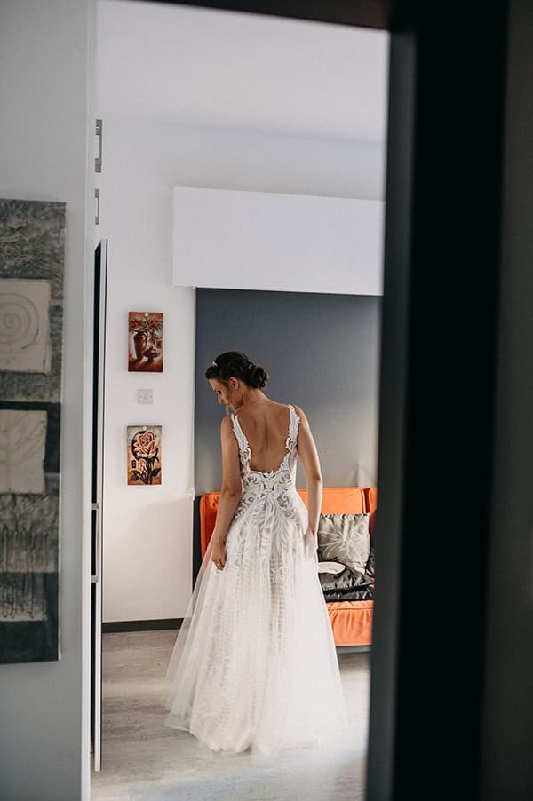 beautiful-summer-wedding-mountainous-cyprus-roses-lycianthus_09