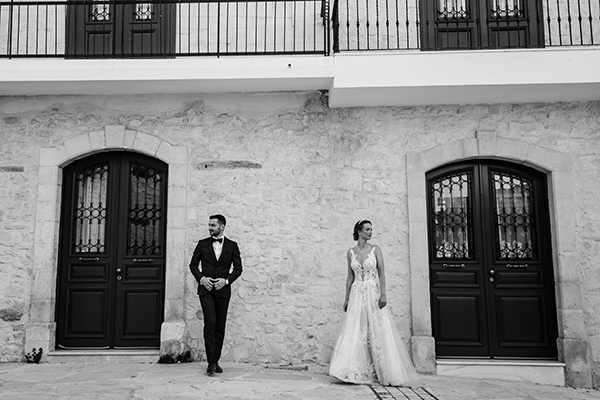beautiful-summer-wedding-mountainous-cyprus-roses-lycianthus_30x
