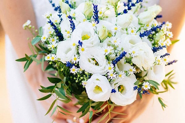 Ανθοδέσμη γάμου με λεβάντα για όλα τα στυλ