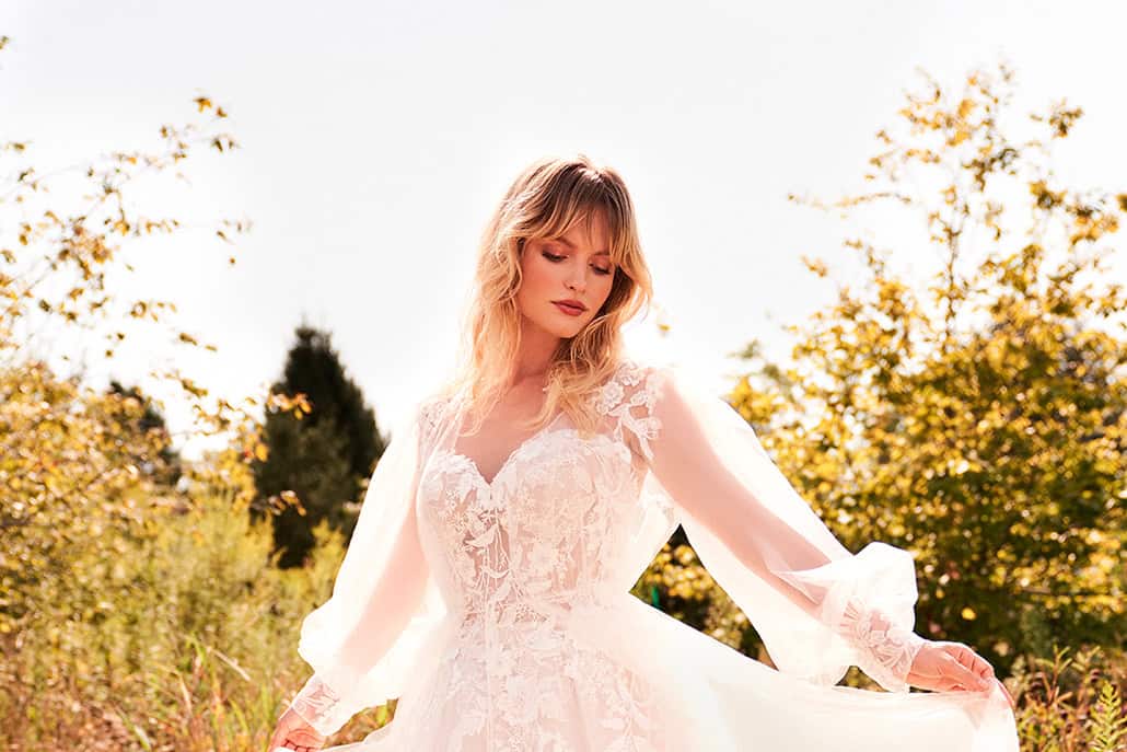 Ονειρεμένα νυφικά Lillian West που θα σας εντυπωσιάσουν
