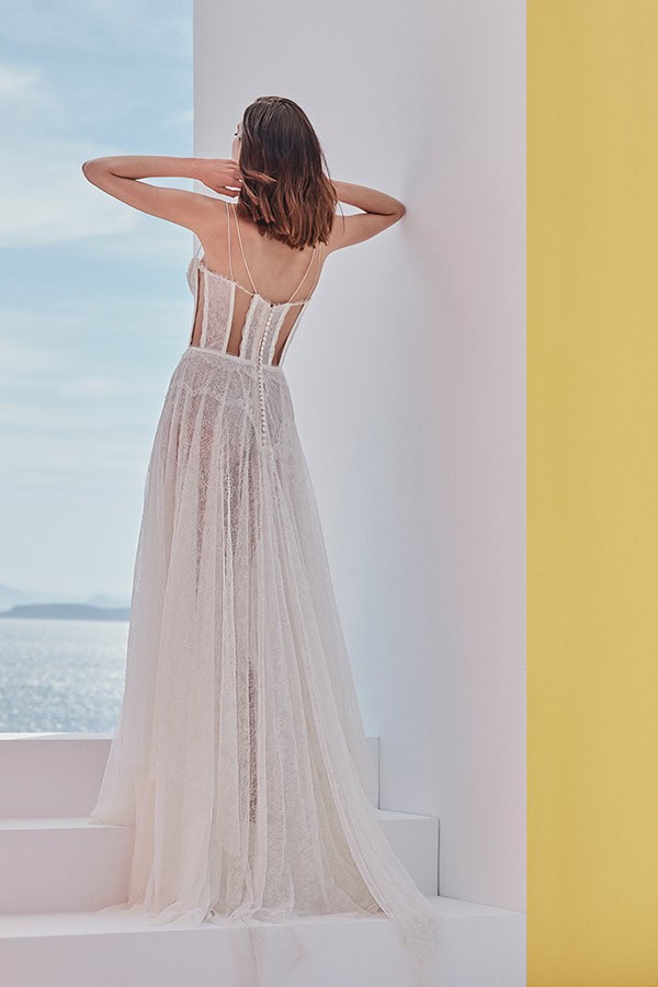 ethereal-bridal-dresses-vasia-tzotzopoulou-ultra-romantic-bridal-look-collection_17