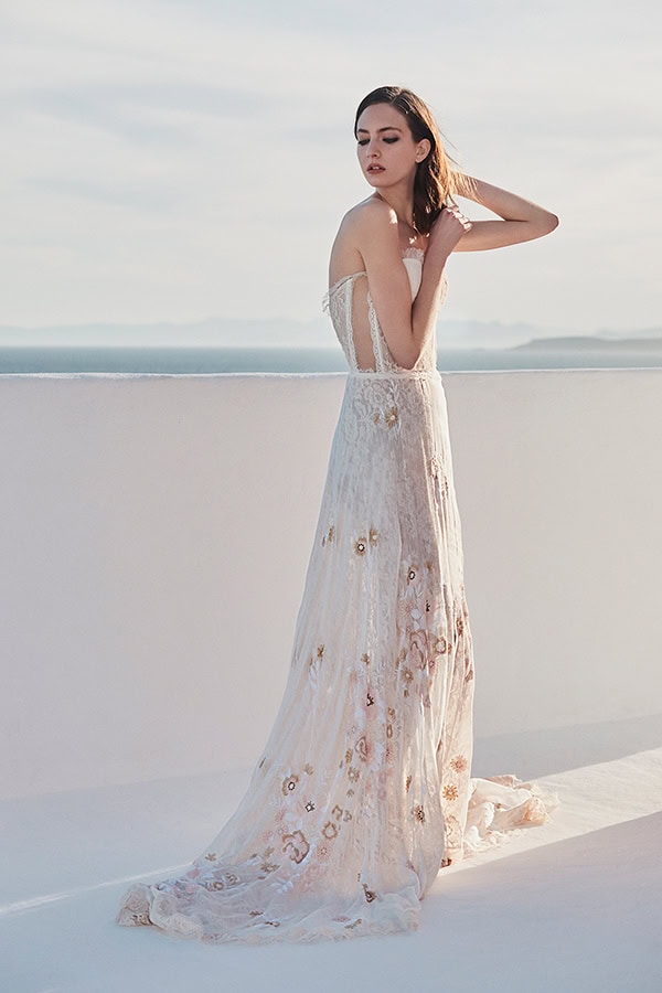 ethereal-bridal-dresses-vasia-tzotzopoulou-ultra-romantic-bridal-look-collection_35