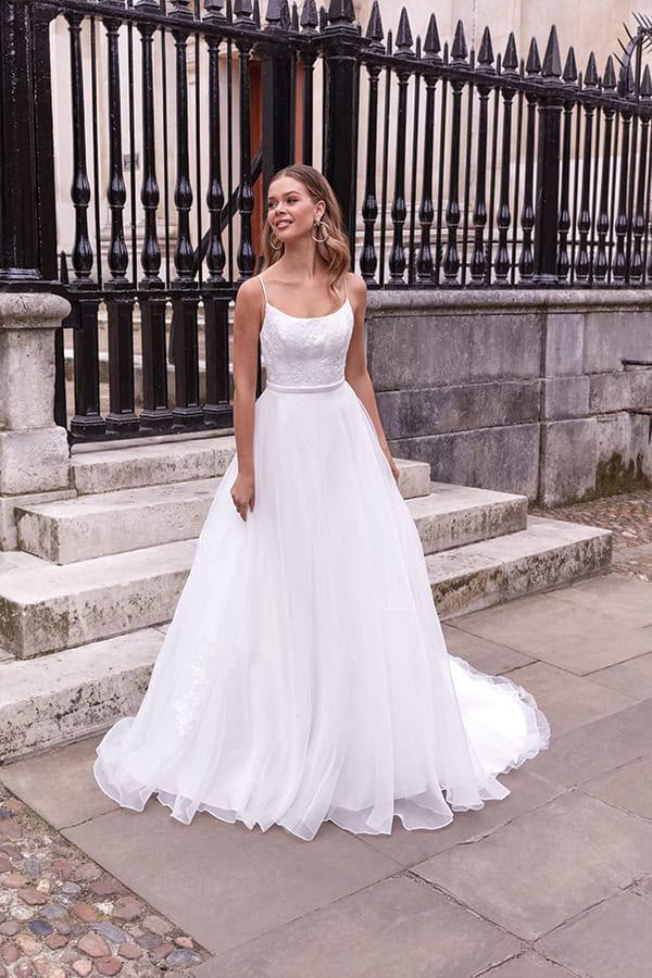impressive-aetherial-bridal-creation-justin-alexander-modern-bride_05