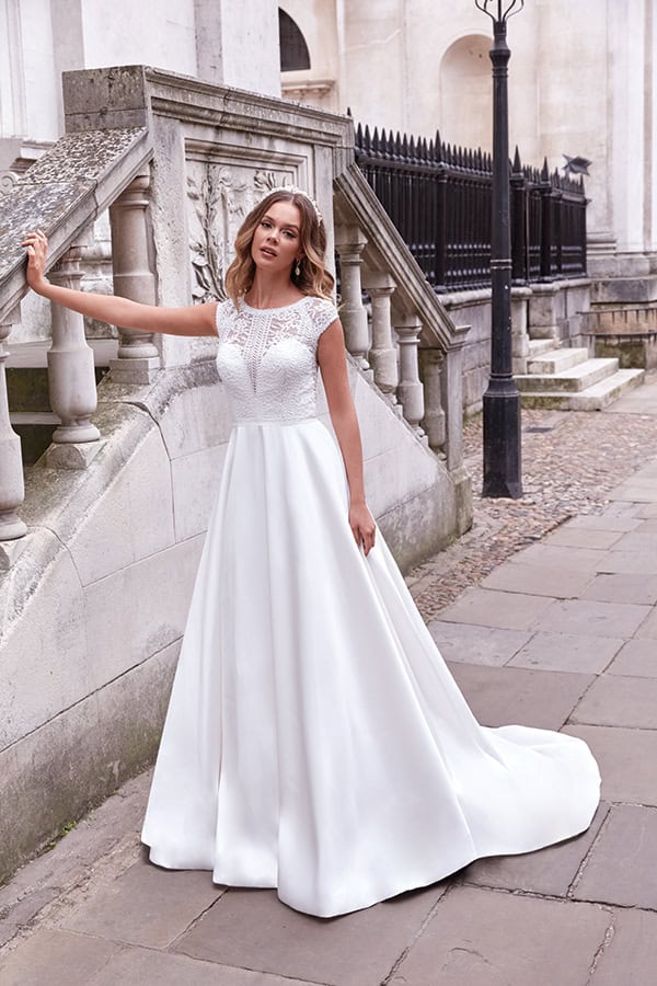 impressive-aetherial-bridal-creation-justin-alexander-modern-bride_08