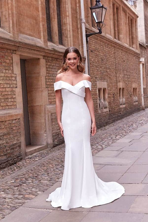 impressive-aetherial-bridal-creation-justin-alexander-modern-bride_09