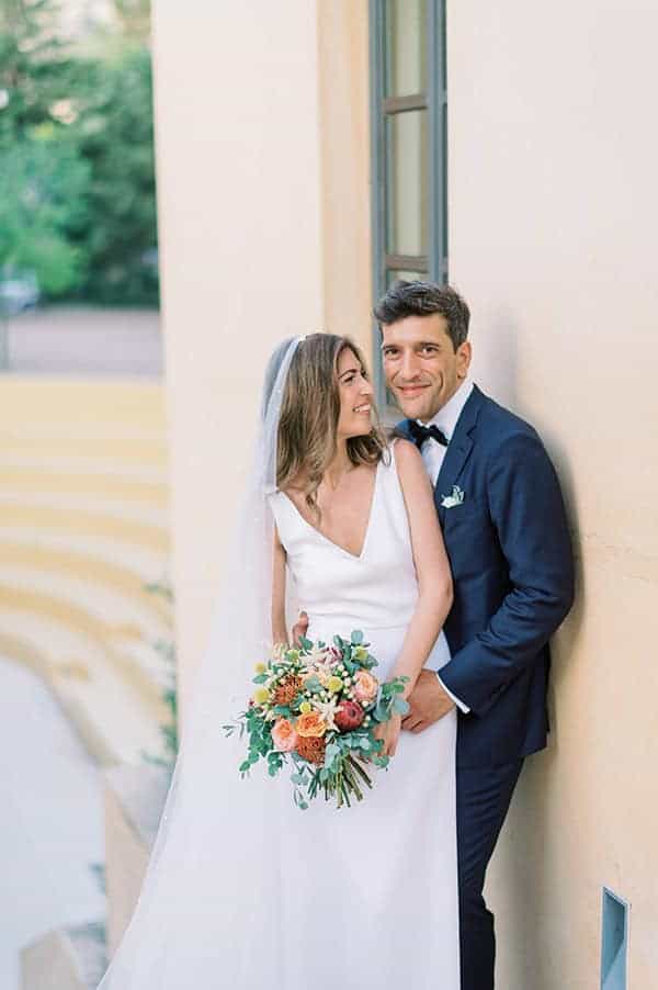 impressive-summer-wedding-vouliagmeni-lush-greenery-romantic-elements_03