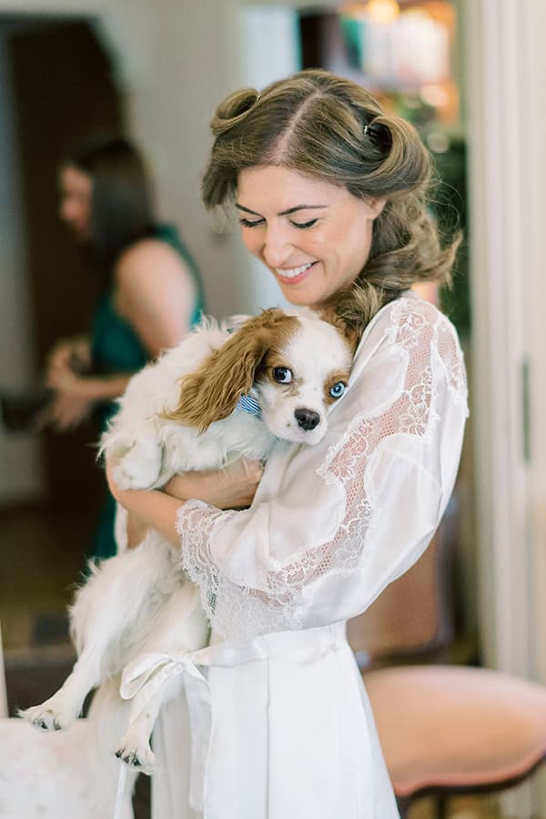 impressive-summer-wedding-vouliagmeni-lush-greenery-romantic-elements_09