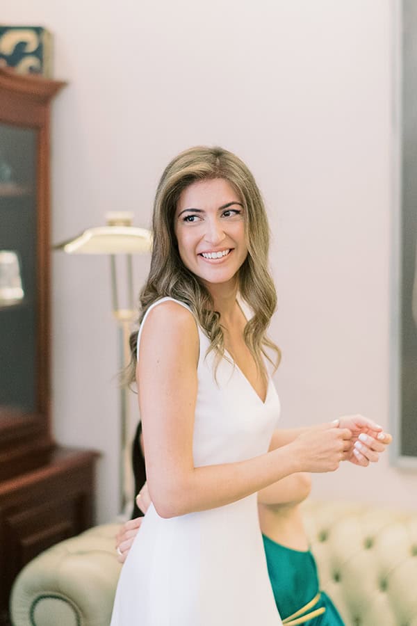 impressive-summer-wedding-vouliagmeni-lush-greenery-romantic-elements_10