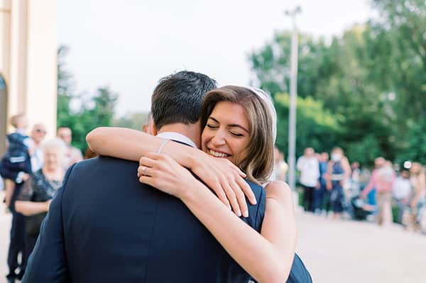impressive-summer-wedding-vouliagmeni-lush-greenery-romantic-elements_19