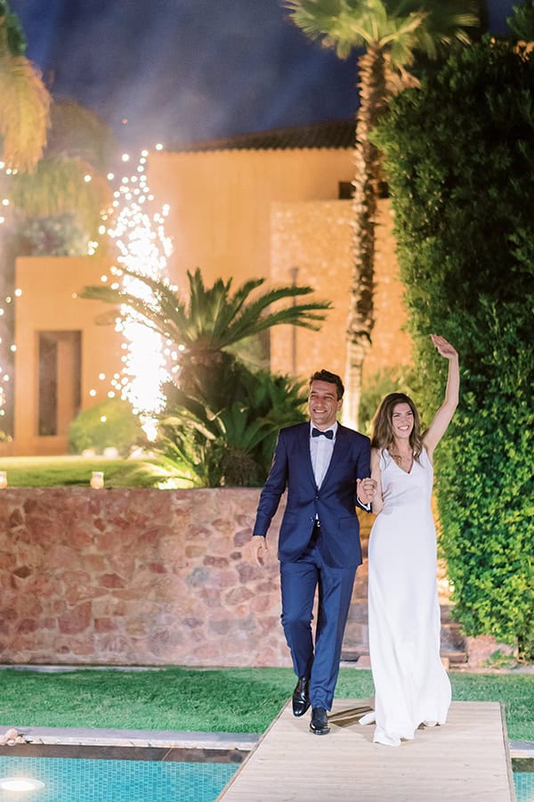 impressive-summer-wedding-vouliagmeni-lush-greenery-romantic-elements_36