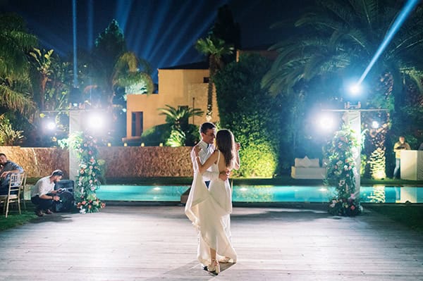 impressive-summer-wedding-vouliagmeni-lush-greenery-romantic-elements_39