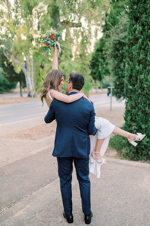 impressive-summer-wedding-vouliagmeni-lush-greenery-romantic-elements_39x