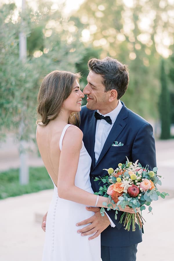 impressive-summer-wedding-vouliagmeni-lush-greenery-romantic-elements_41