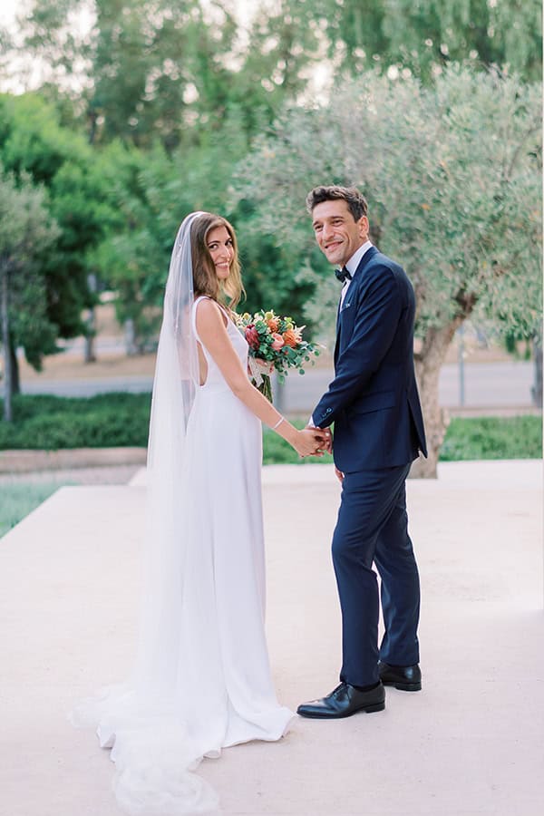 impressive-summer-wedding-vouliagmeni-lush-greenery-romantic-elements_44