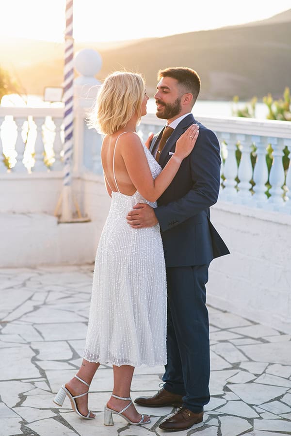 island-wedding-summer-skyros-white-lycianthus-olive_02x