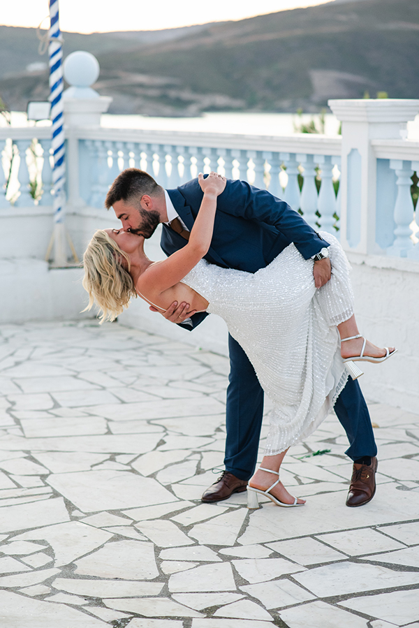 island-wedding-summer-skyros-white-lycianthus-olive_03