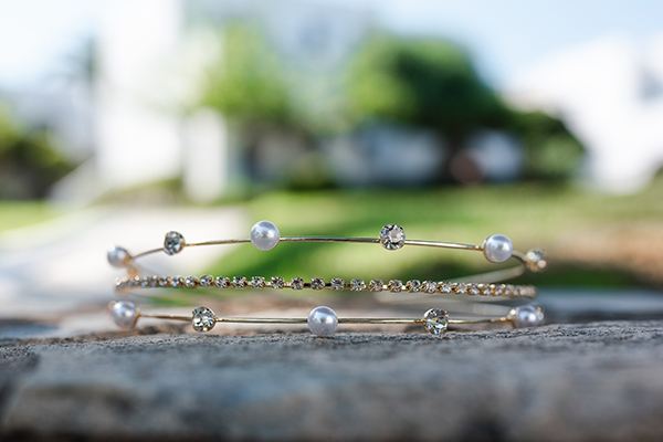 island-wedding-summer-skyros-white-lycianthus-olive_04