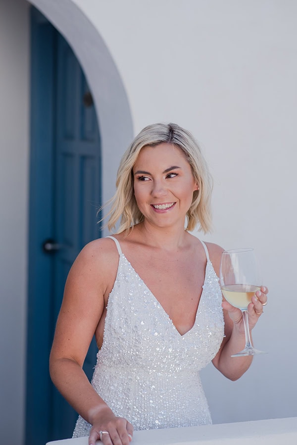 island-wedding-summer-skyros-white-lycianthus-olive_07