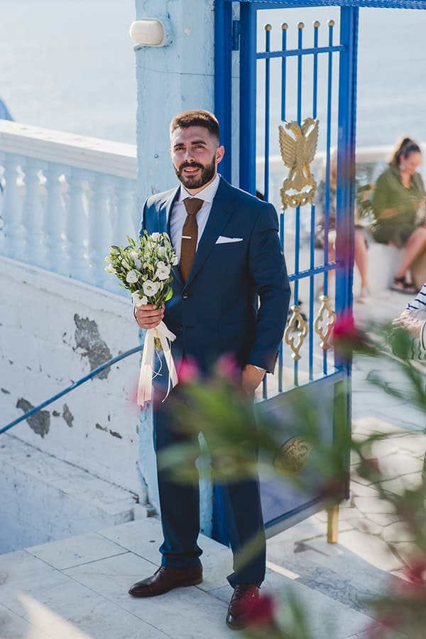 island-wedding-summer-skyros-white-lycianthus-olive_11