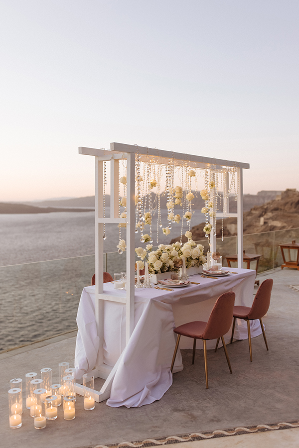 magnificent-styled-shoot-santorini-island-romantic-roses-white-pink-hues_17