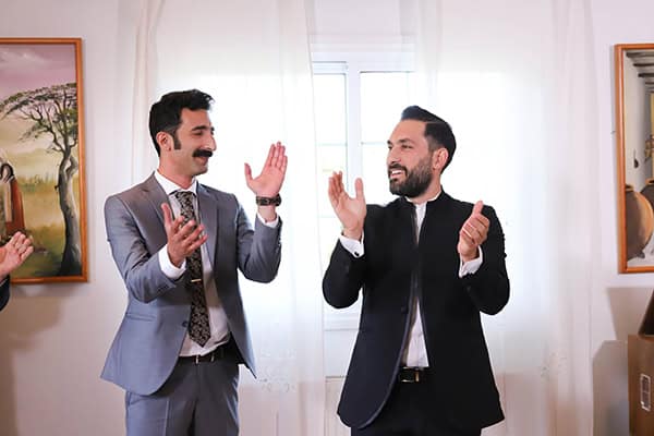 romantic-summer-wedding-nicosia-roses-lycianthus-pink-white-hues_19