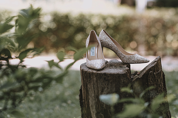 romantic-summer-wedding-venue-elena-olive-bohemian-touches_03x