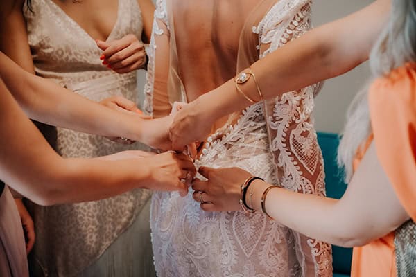 romantic-summer-wedding-venue-elena-olive-bohemian-touches_06