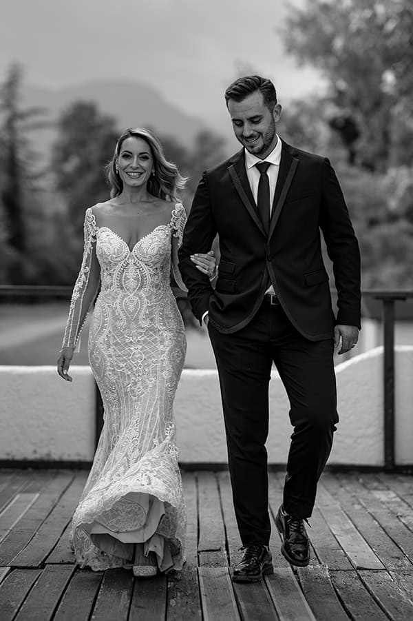 romantic-summer-wedding-venue-elena-olive-bohemian-touches_12x