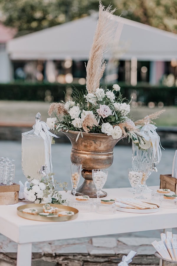 romantic-summer-wedding-venue-elena-olive-bohemian-touches_15