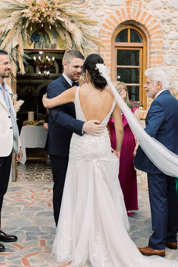 bohemian-summer-wedding-fthiotida-pampas-grass-romantic-details_12