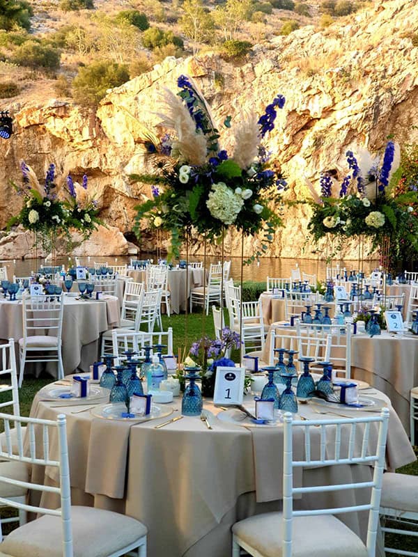 boho-chic-wedding-lake-vouliagmeni-impressive-flowers-pampas-grass-hydrangeas-orchids_08