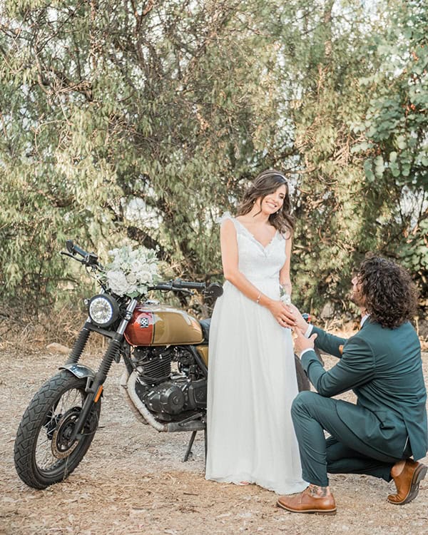 civil-summer-wedding-kefalonia-full-of-romantic-elements_04