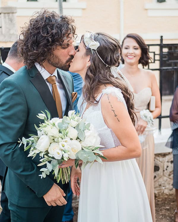civil-summer-wedding-kefalonia-full-of-romantic-elements_18