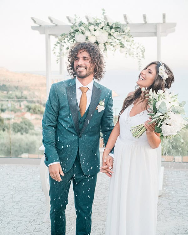 civil-summer-wedding-kefalonia-full-of-romantic-elements_22